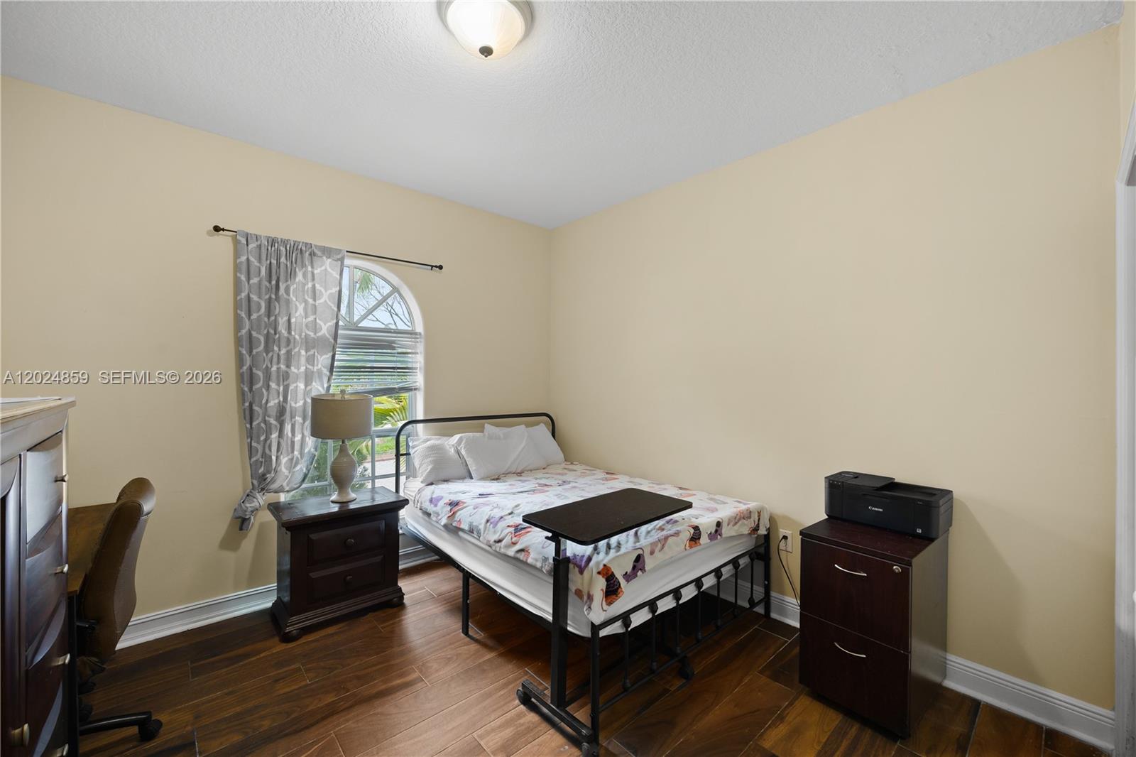 ROYAL LAKE ESTATES - Residential