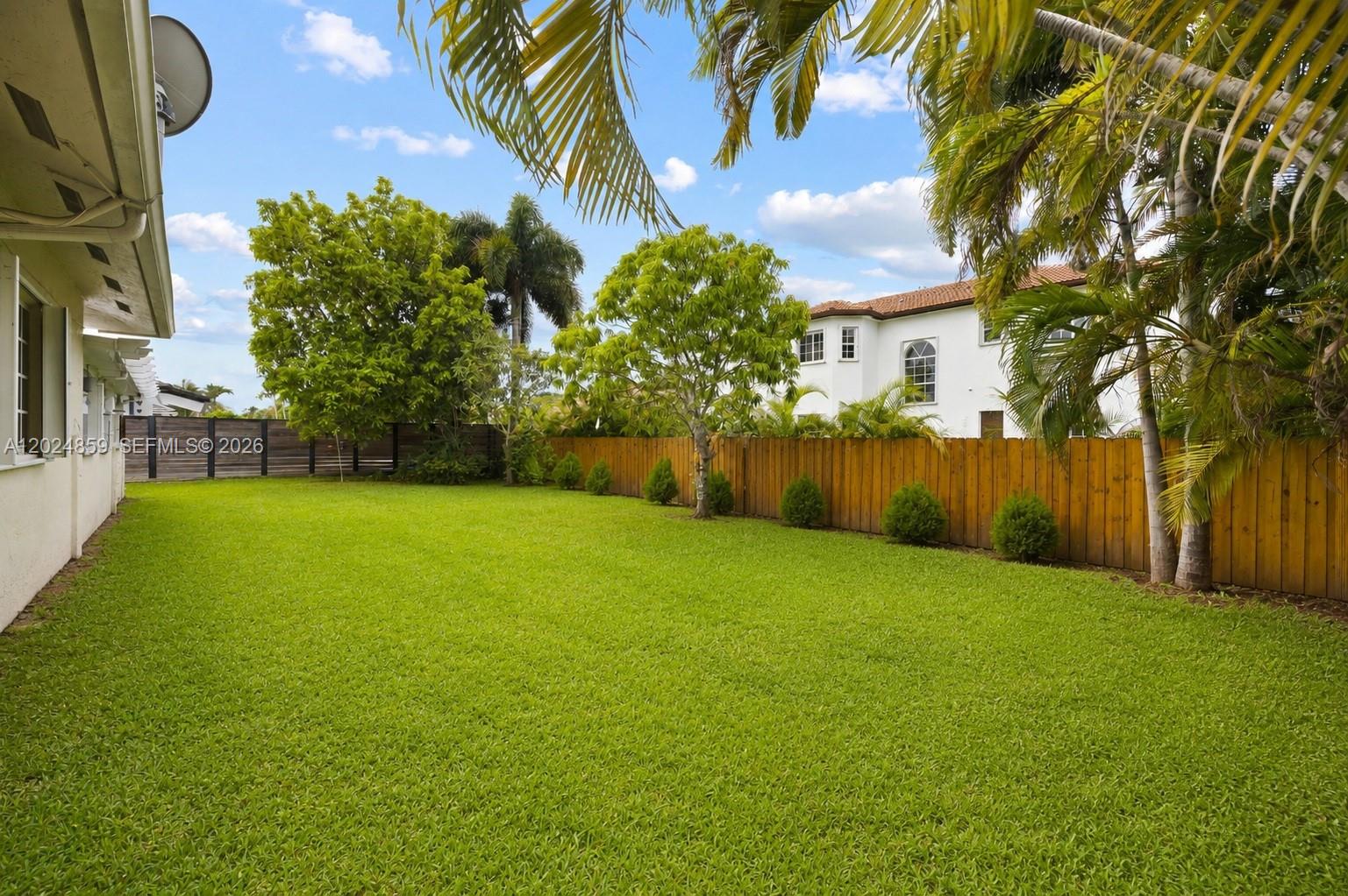 ROYAL LAKE ESTATES - Residential