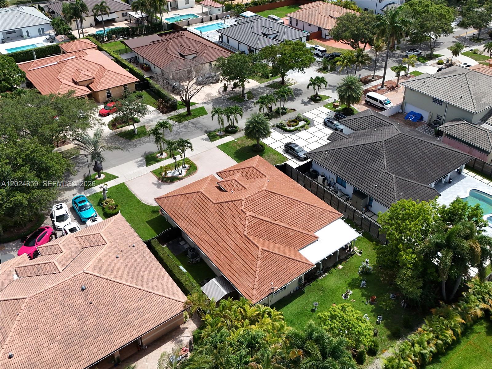 ROYAL LAKE ESTATES - Residential