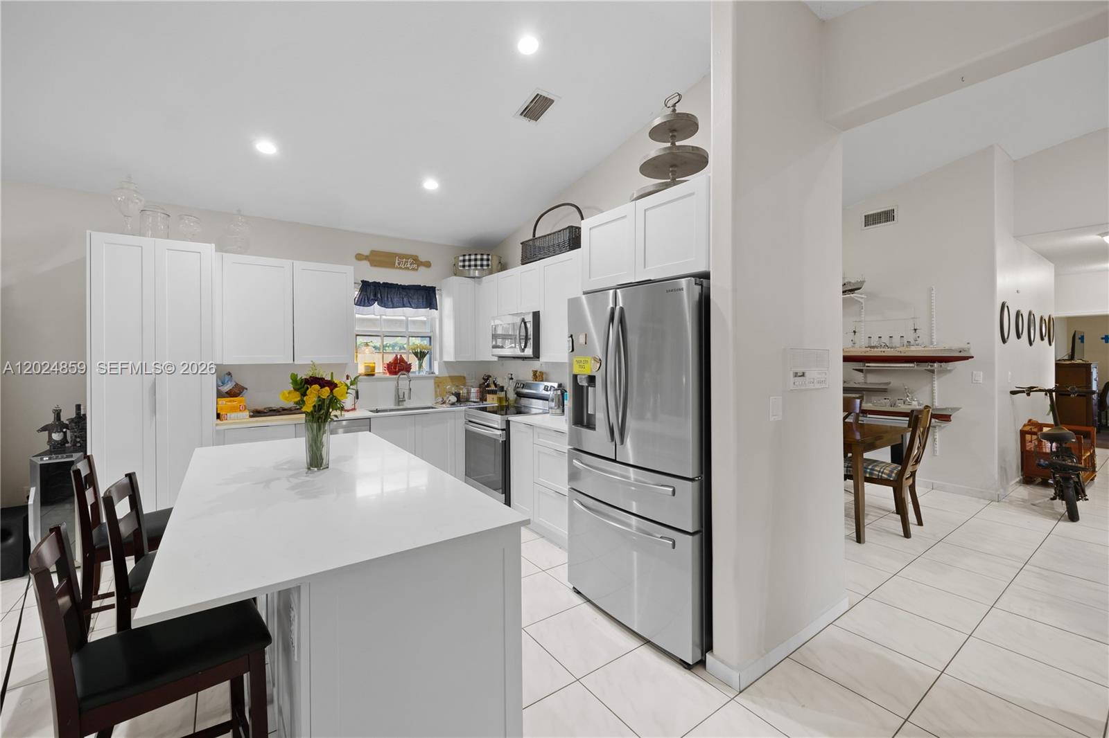 ROYAL LAKE ESTATES - Residential