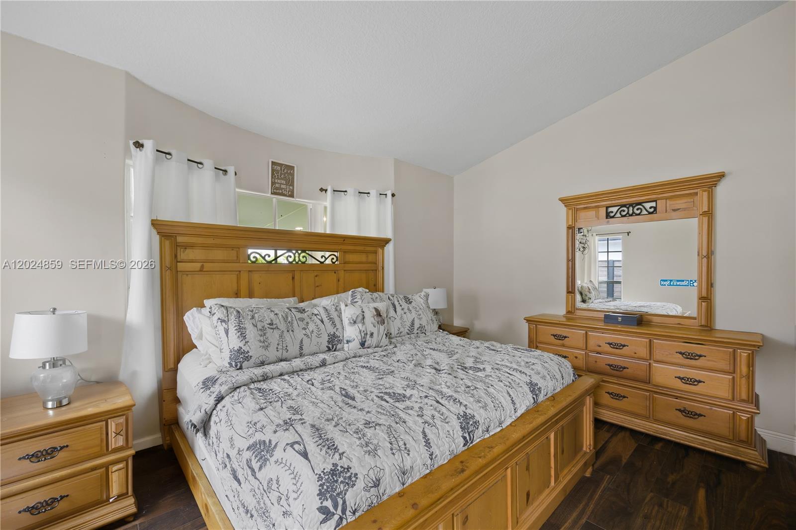 ROYAL LAKE ESTATES - Residential