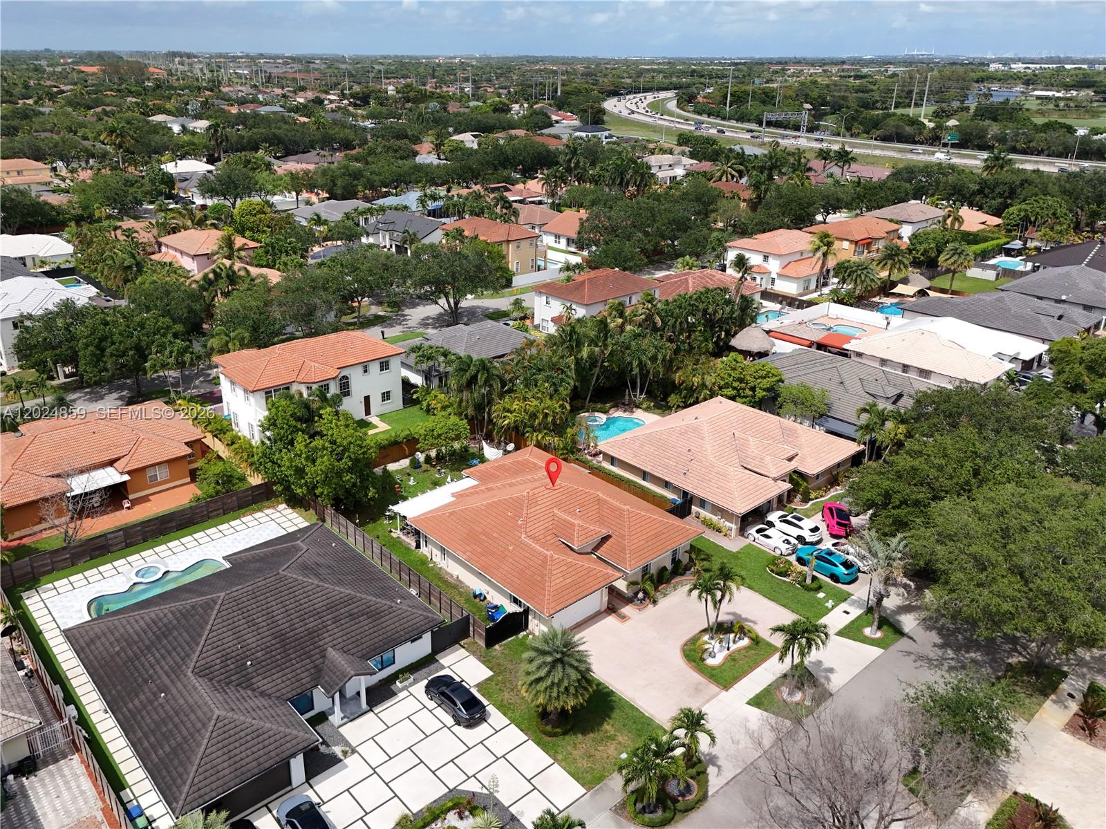 ROYAL LAKE ESTATES - Residential