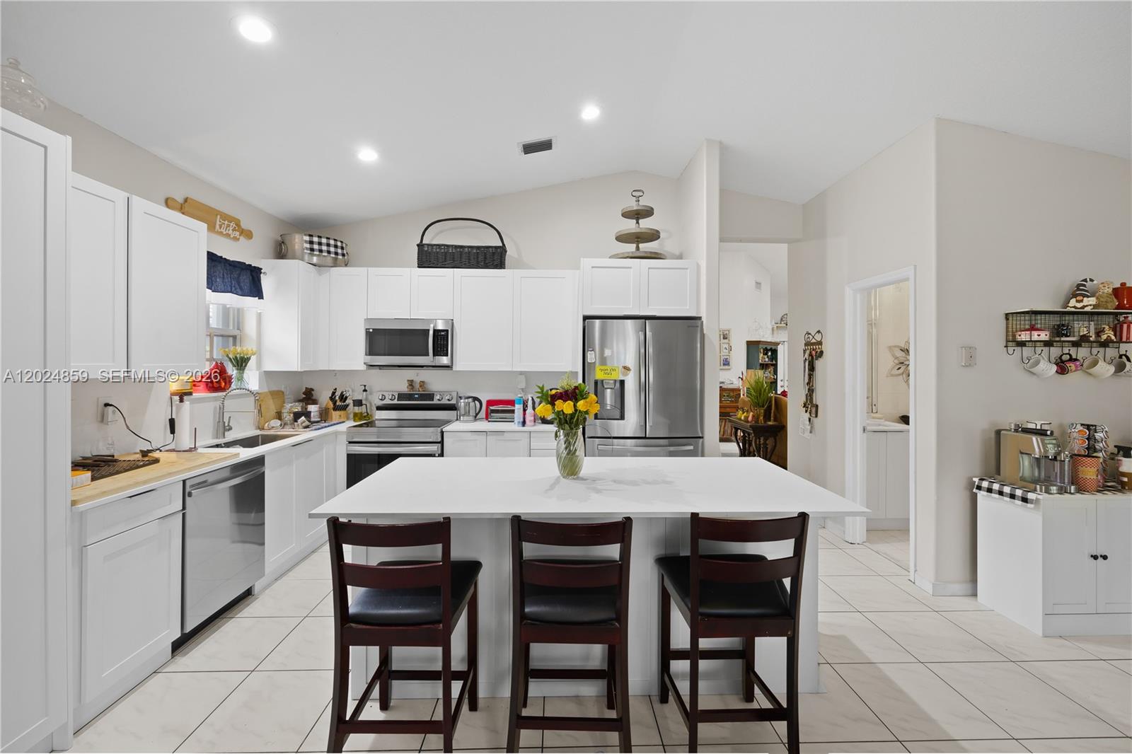 ROYAL LAKE ESTATES - Residential