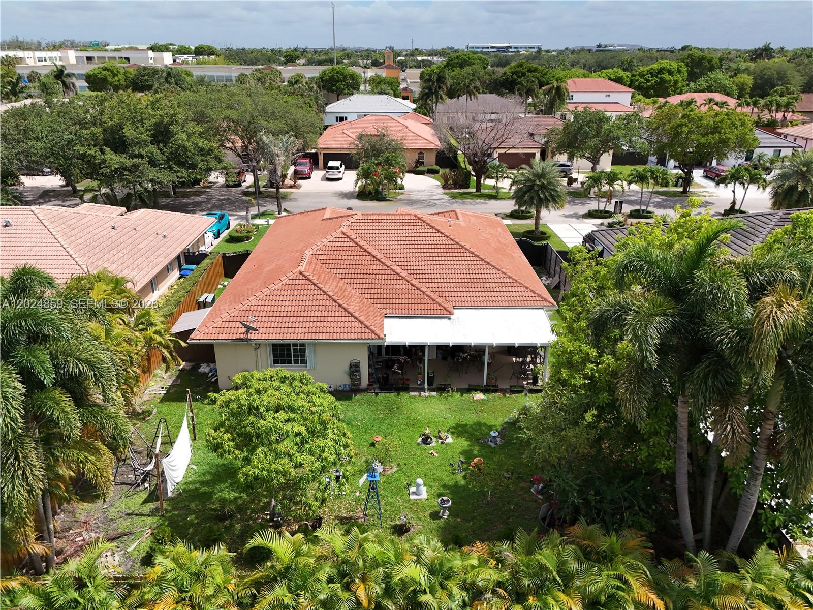 ROYAL LAKE ESTATES - Residential
