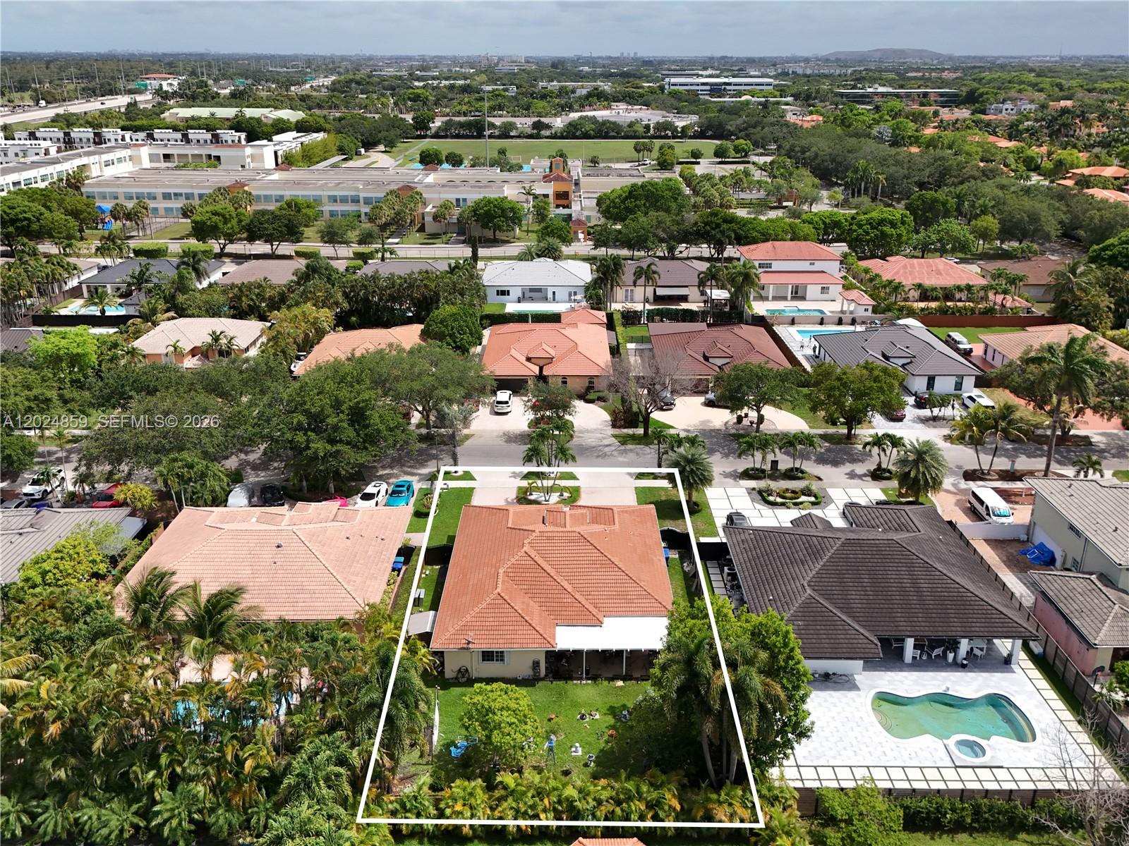 ROYAL LAKE ESTATES - Residential