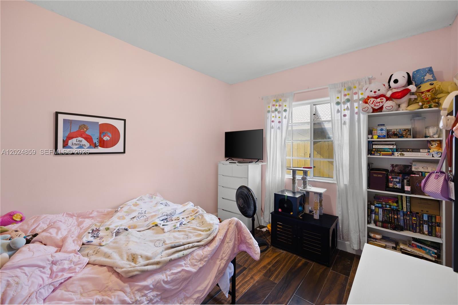 ROYAL LAKE ESTATES - Residential