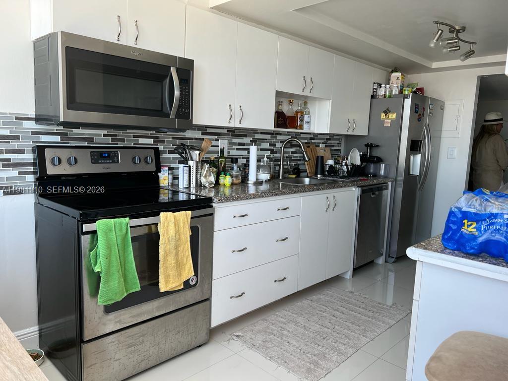 DEL PRADO MARINA - Residential Lease