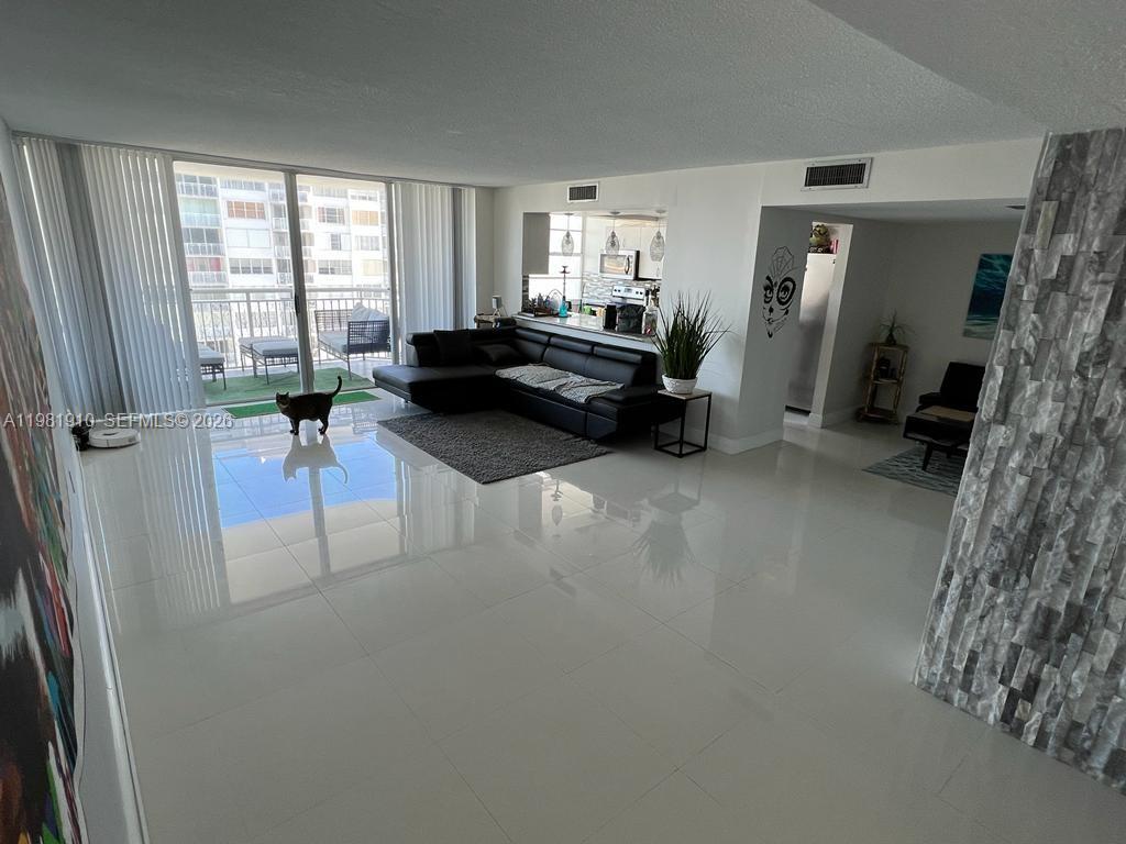 DEL PRADO MARINA - Residential Lease