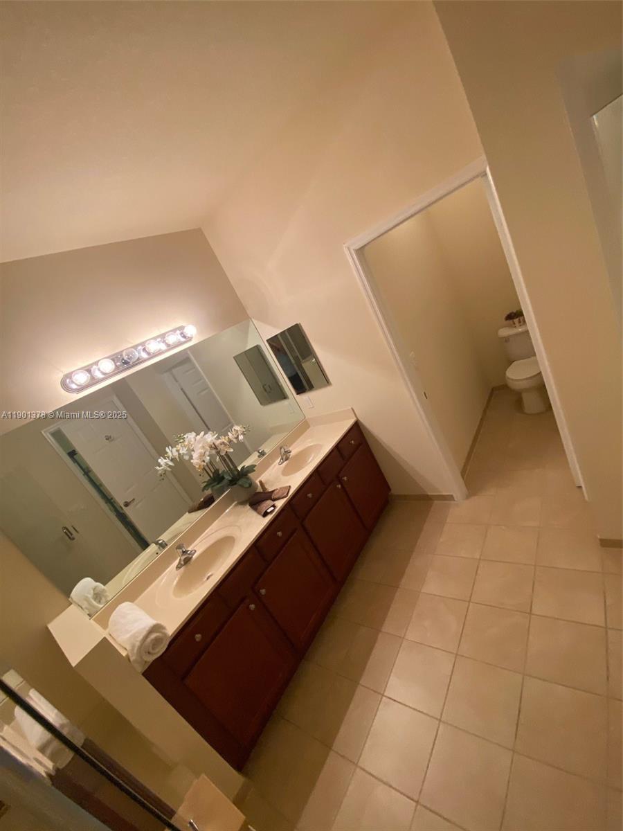 PALOMA LAKES PLAT - Residential Lease