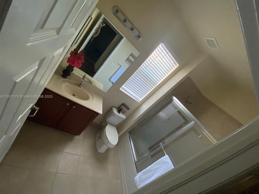 PALOMA LAKES PLAT - Residential Lease