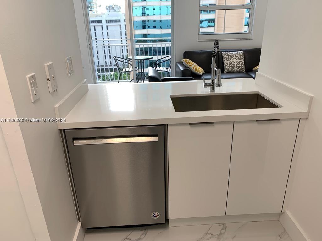 Rental Property at 185 Se 14th Ter 1009, Miami, Broward County, Florida - Bedrooms: 1 
Bathrooms: 1  - $2,800 MO.