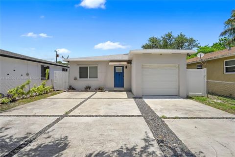 Photo of 2227 Cody St, Hollywood, FL 33020 (MLS # A11859657)
