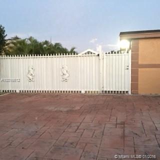 MIAMI GDNS MANOR SECTION - Residential