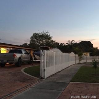 MIAMI GDNS MANOR SECTION - Residential