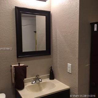 MIAMI GDNS MANOR SECTION - Residential