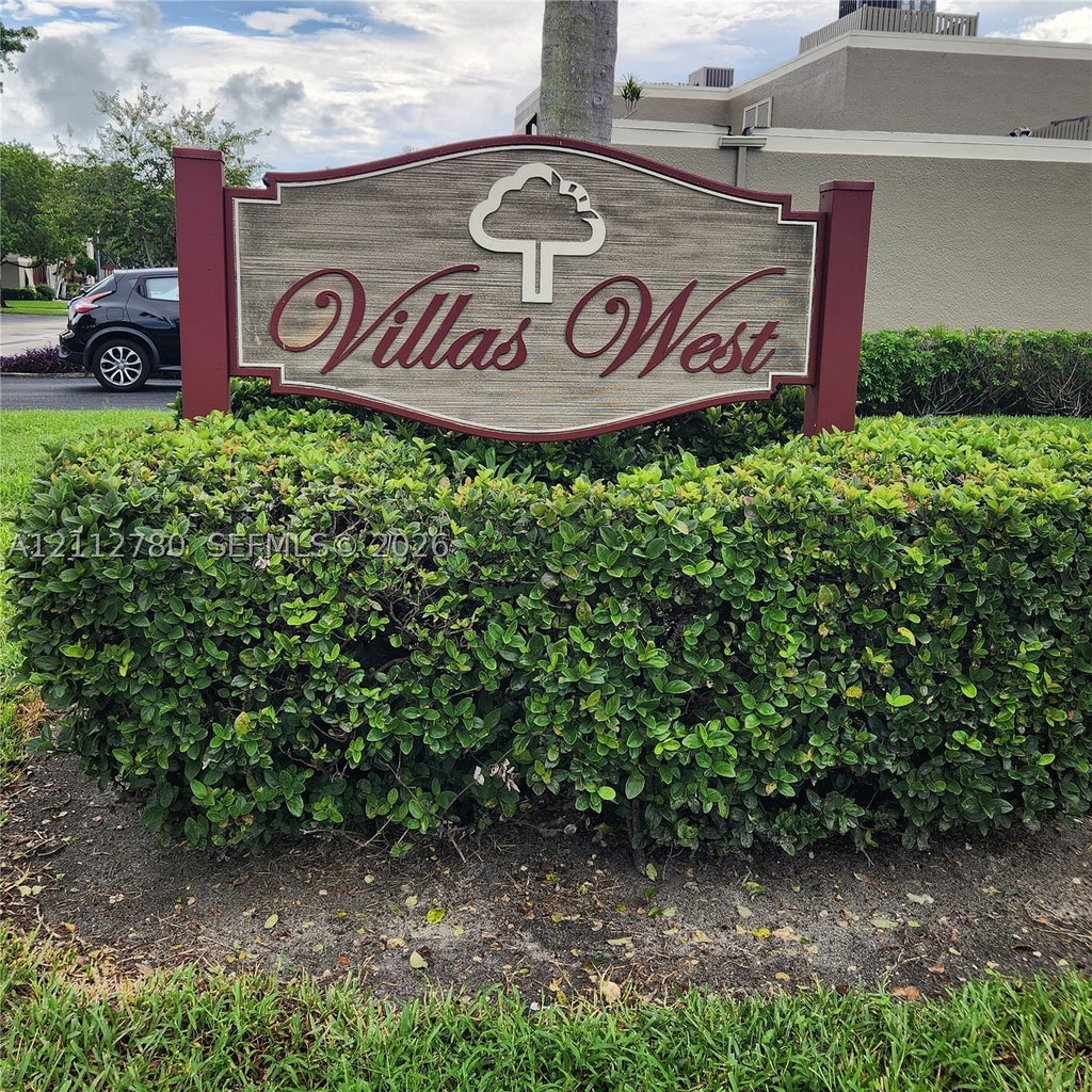 Photo of 11011 S Lakeview Dr #11011, Pembroke Pines, FL 33026 (MLS # A12112780)