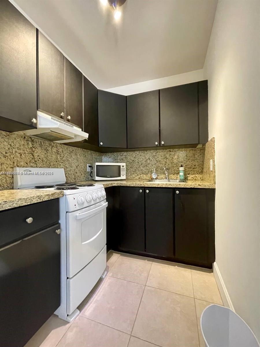 HOLLYWOOD BEACH - Residential Income