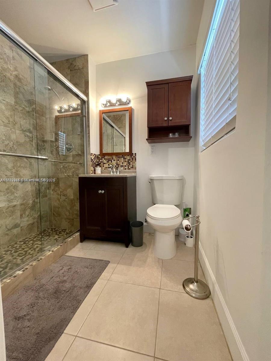 HOLLYWOOD BEACH - Residential Income