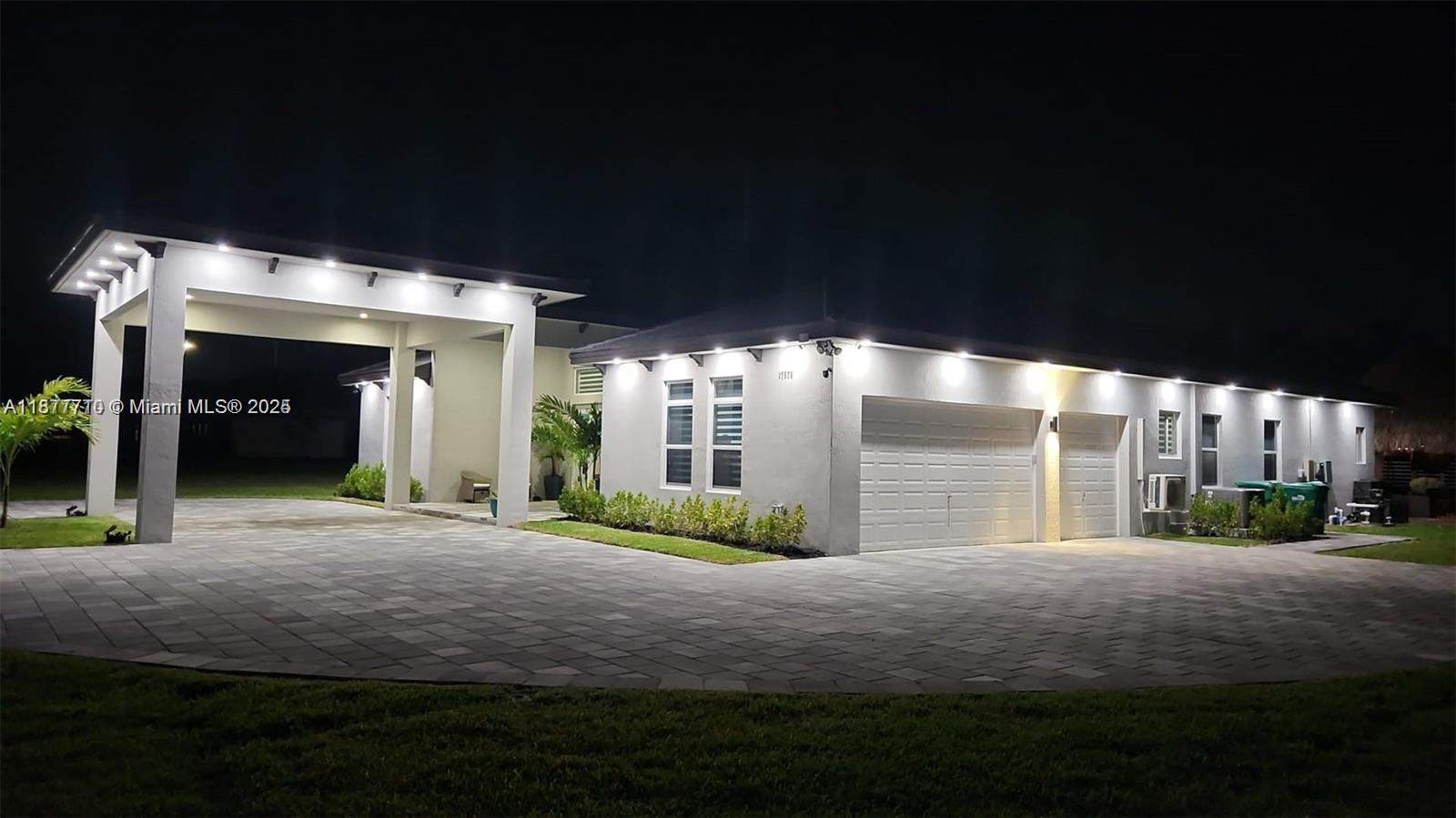 New Construction,Have fun with the whole family at this stylish redlands ranch. Amazing house five bedroom Three bathroom 1 acre home with pool and tiki bar .This is a marvelous NEW property completely upgraded, tiled floors, high ceilings, all rooms with double beds and Tvs, outside front porche, Cochera porte, driveway for 10 cars, spacious lighted living and dining room areas, open kitchen style , with quartz countertops, breakfast area and top of the line stainless steel appliances and a Big patio. The spacious five bedroom is elegant and modern, patio is spectacular with covered terraza facing pool and canal, Jacuzzi hot spa, golf course and Tiky bar with pool table. You will have an amazing time on this secluded but meticulous created property.