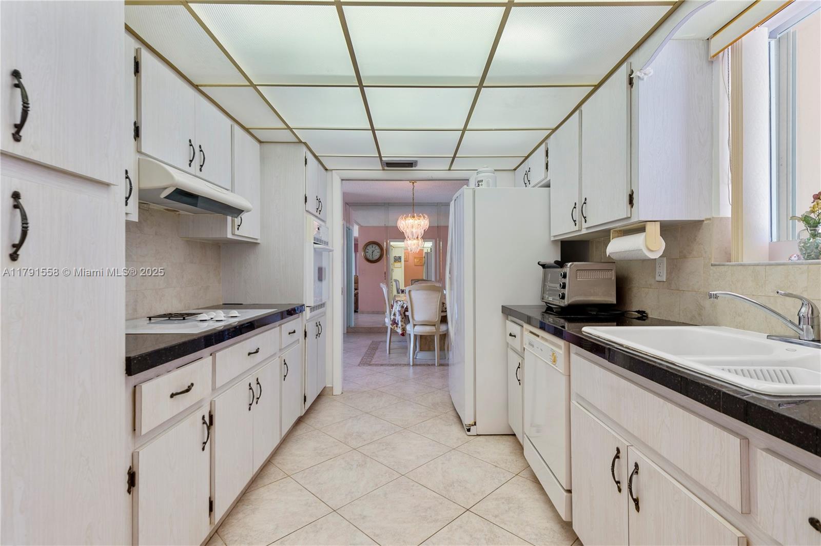 GULFSTREAM ESTATES NO 3 - Residential