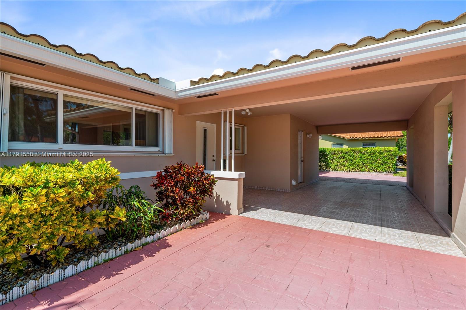 GULFSTREAM ESTATES NO 3 - Residential