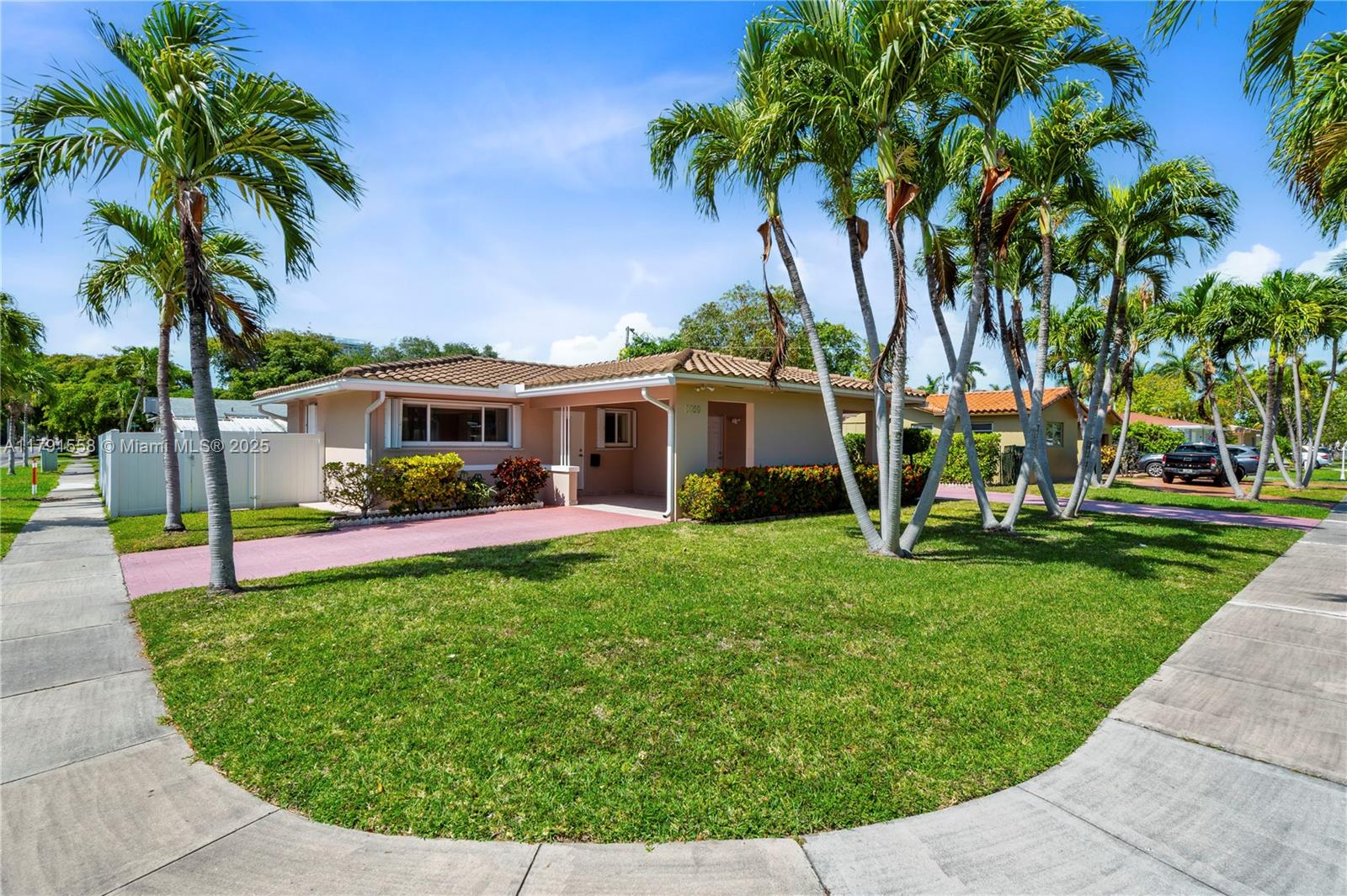 GULFSTREAM ESTATES NO 3 - Residential