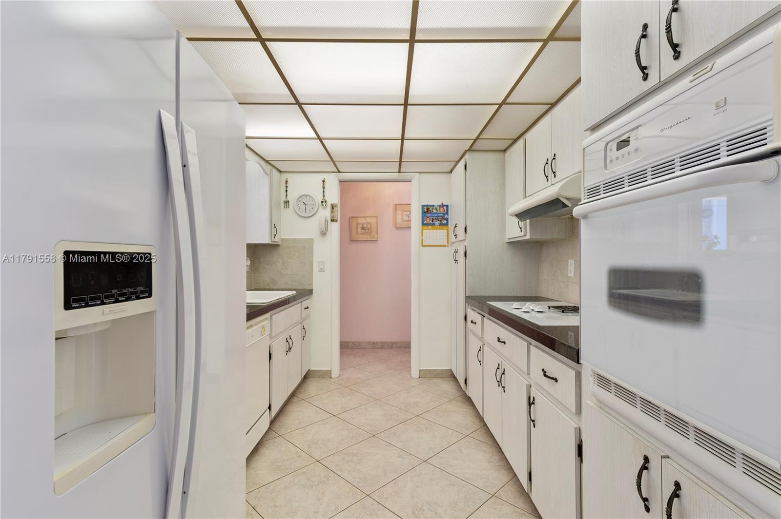 GULFSTREAM ESTATES NO 3 - Residential