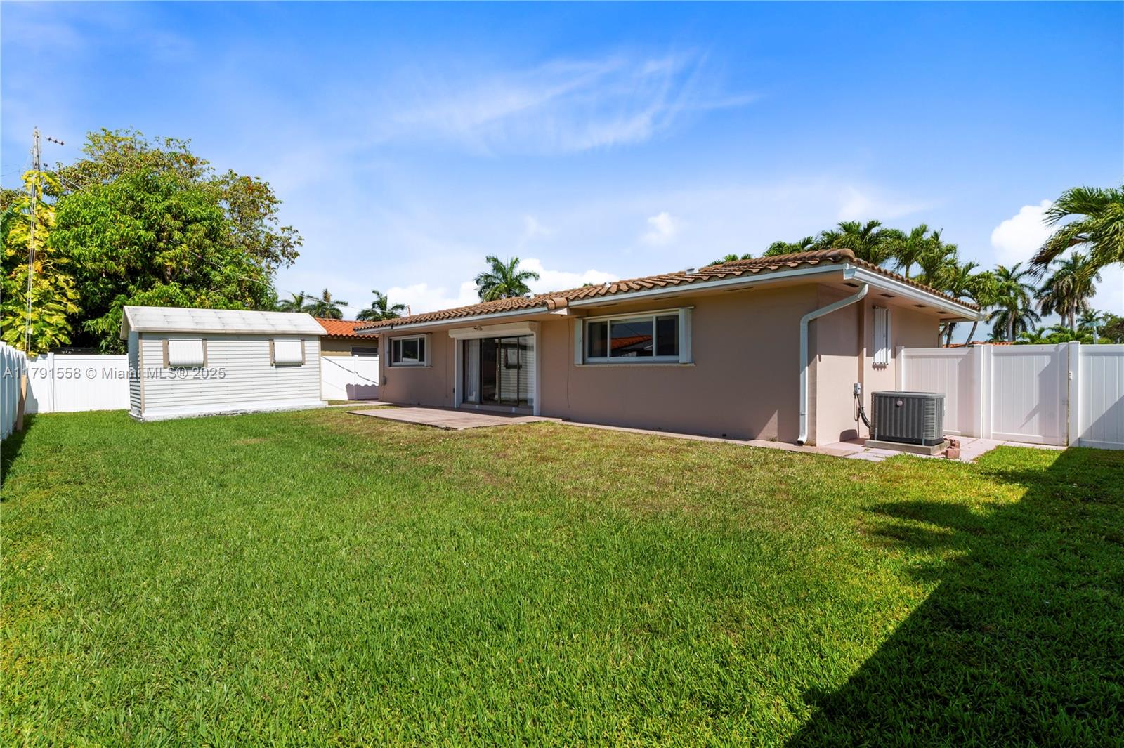 GULFSTREAM ESTATES NO 3 - Residential