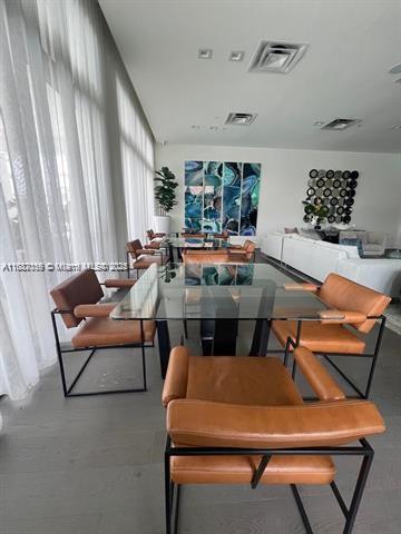 DOWNTOWN DORAL SOUTH PHAS - Residential
