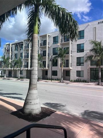 DOWNTOWN DORAL SOUTH PHAS - Residential