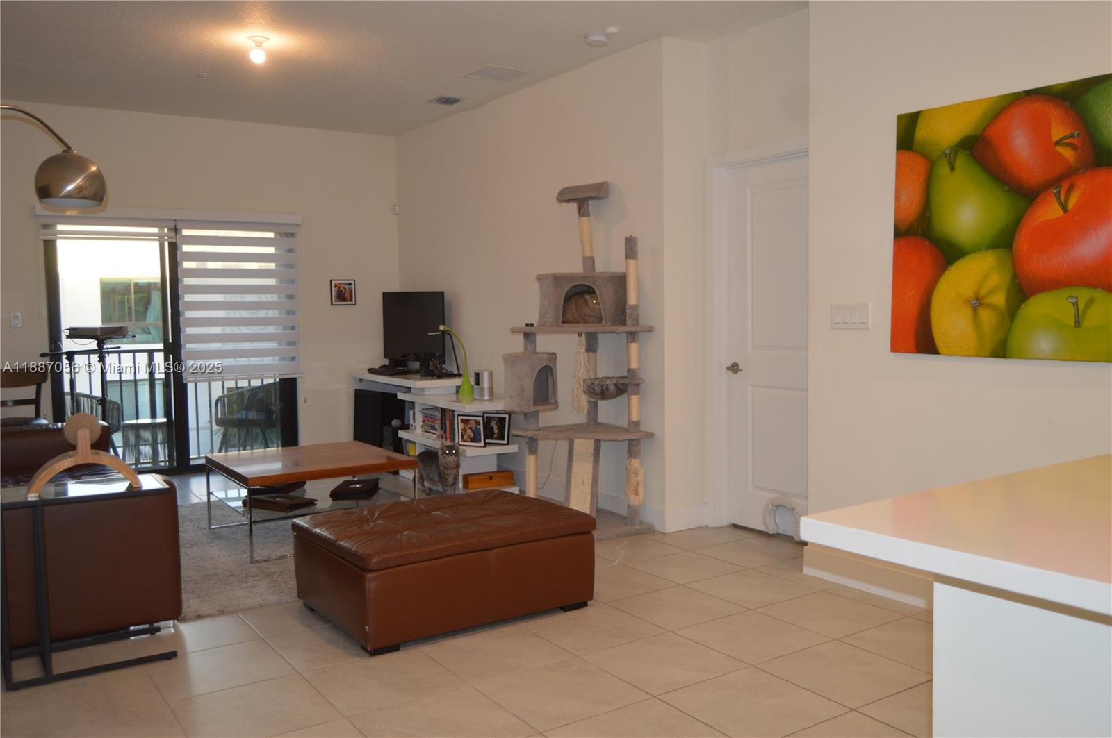 DOWNTOWN DORAL SOUTH PHAS - Residential
