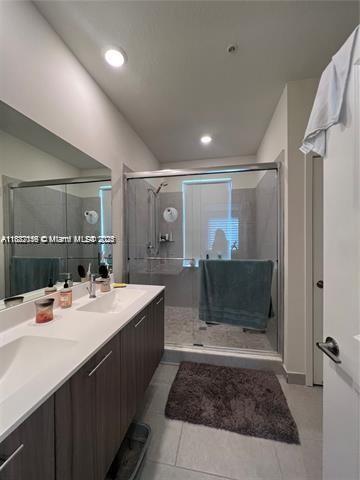 DOWNTOWN DORAL SOUTH PHAS - Residential