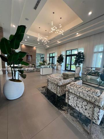 DOWNTOWN DORAL SOUTH PHAS - Residential