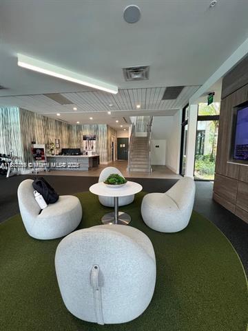 DOWNTOWN DORAL SOUTH PHAS - Residential