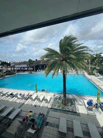 DOWNTOWN DORAL SOUTH PHAS - Residential