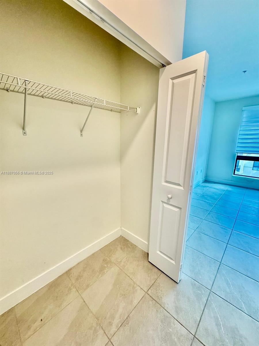 DOWNTOWN DORAL SOUTH PHAS - Residential