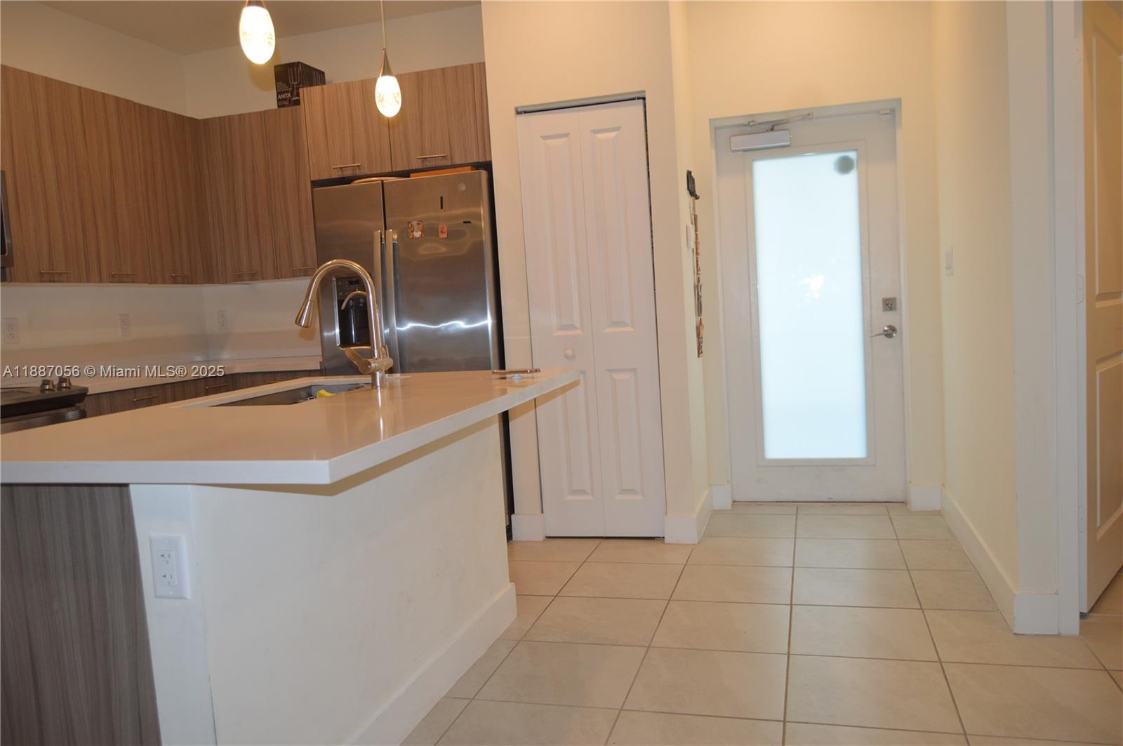 DOWNTOWN DORAL SOUTH PHAS - Residential
