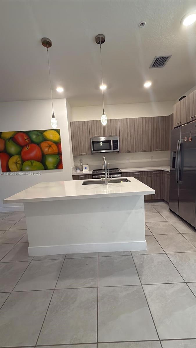 DOWNTOWN DORAL SOUTH PHAS - Residential