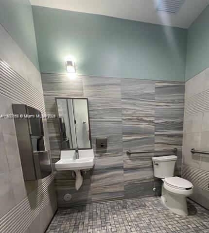 DOWNTOWN DORAL SOUTH PHAS - Residential
