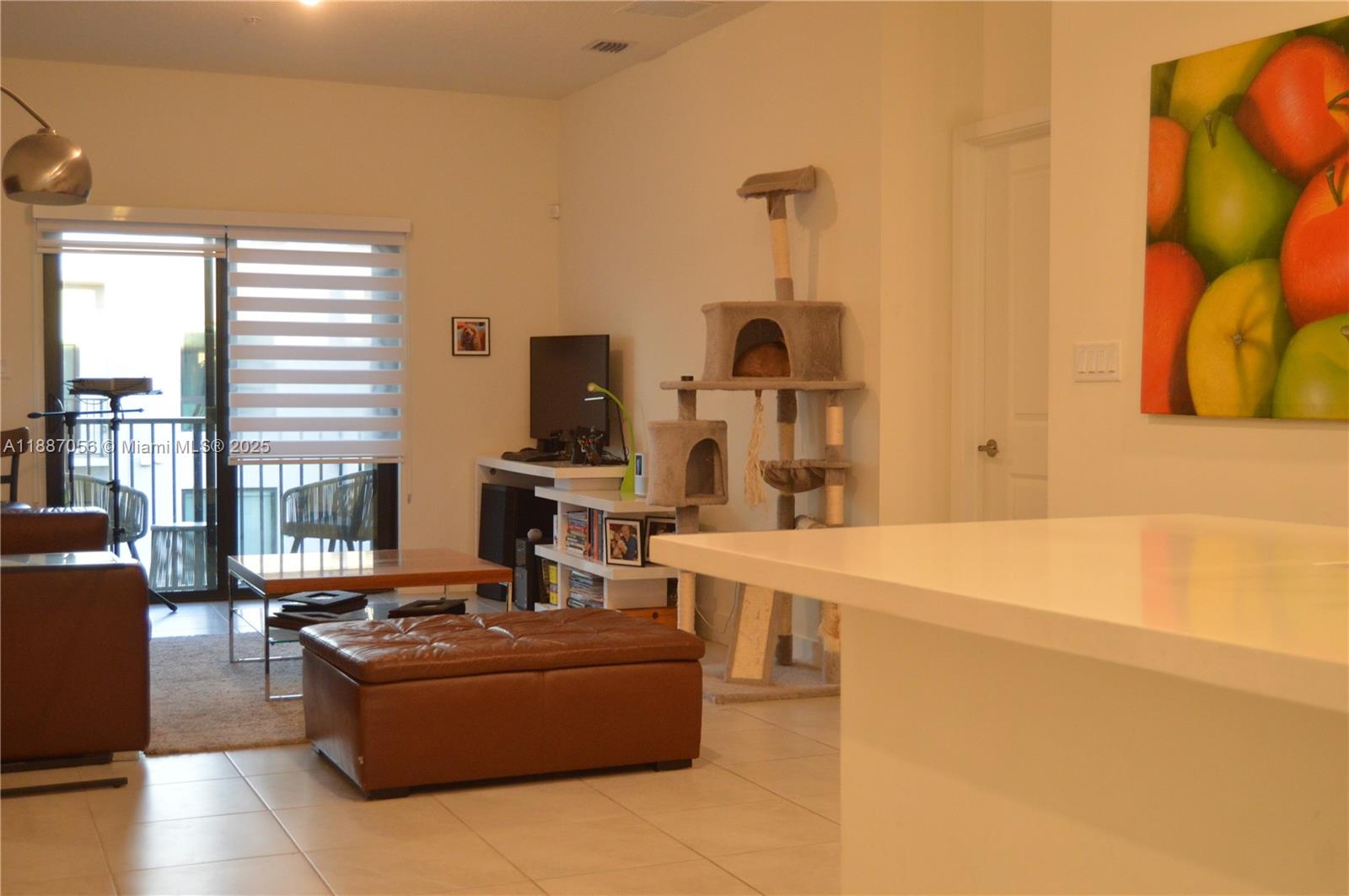 DOWNTOWN DORAL SOUTH PHAS - Residential