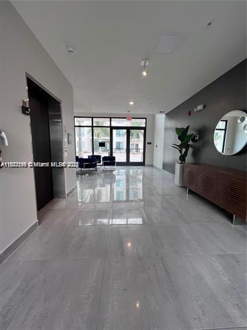 DOWNTOWN DORAL SOUTH PHAS - Residential