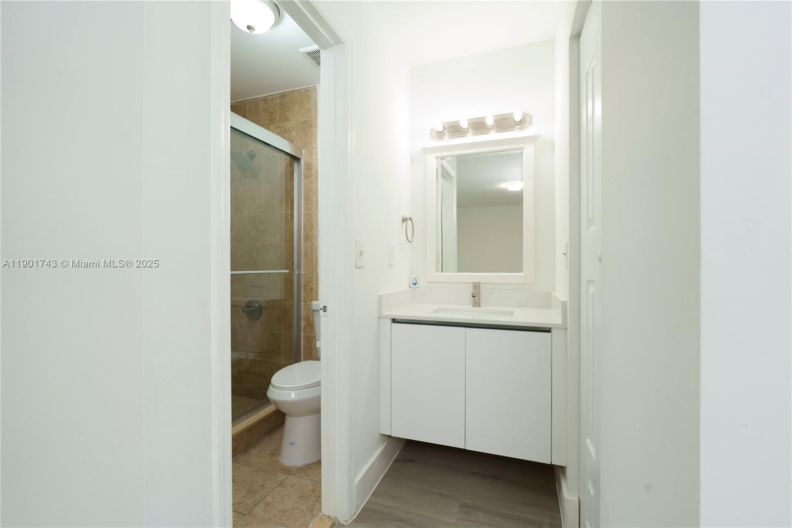 LAGO GRANDE SEVEN-D CONDO - Residential