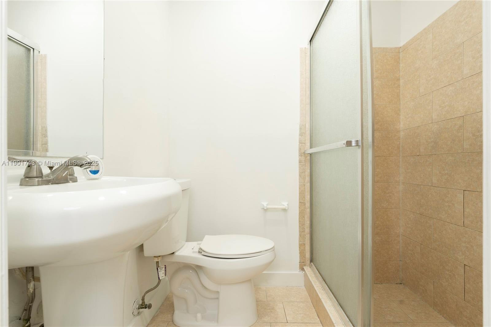 LAGO GRANDE SEVEN-D CONDO - Residential