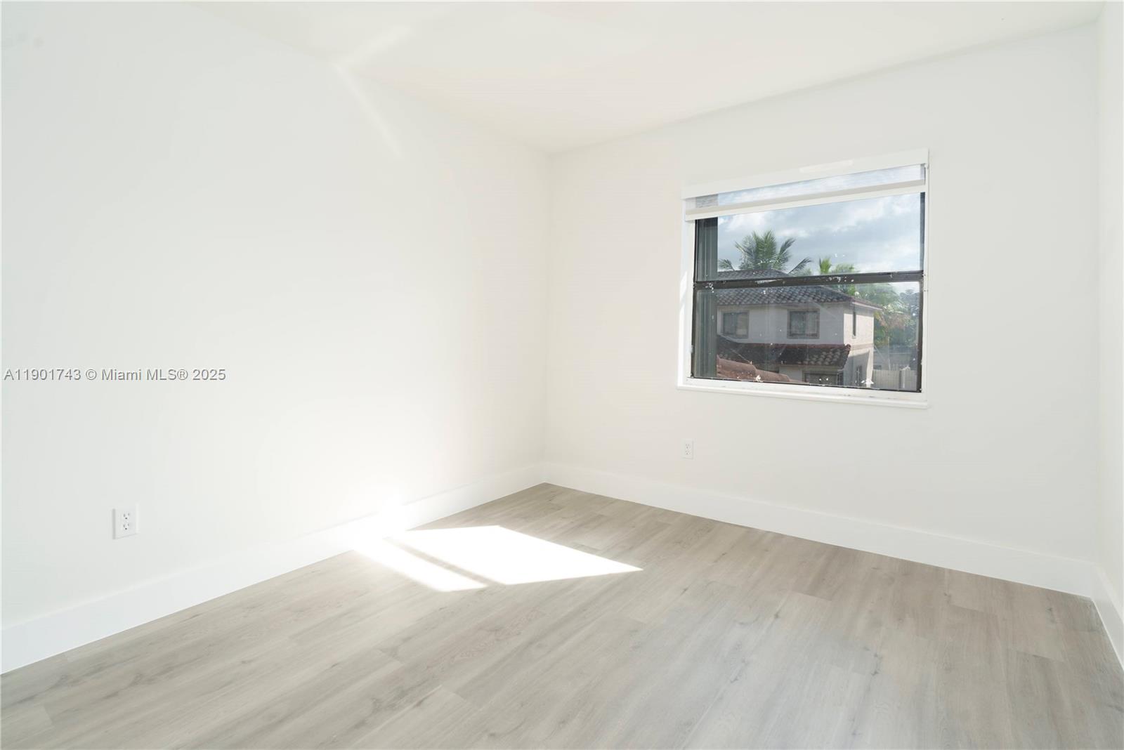 LAGO GRANDE SEVEN-D CONDO - Residential