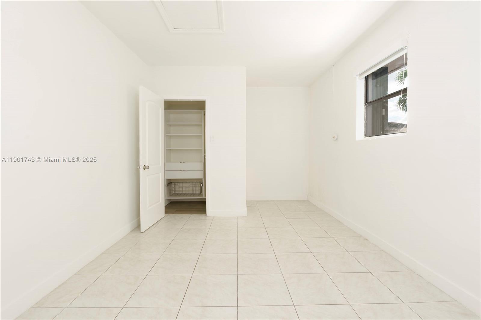 LAGO GRANDE SEVEN-D CONDO - Residential