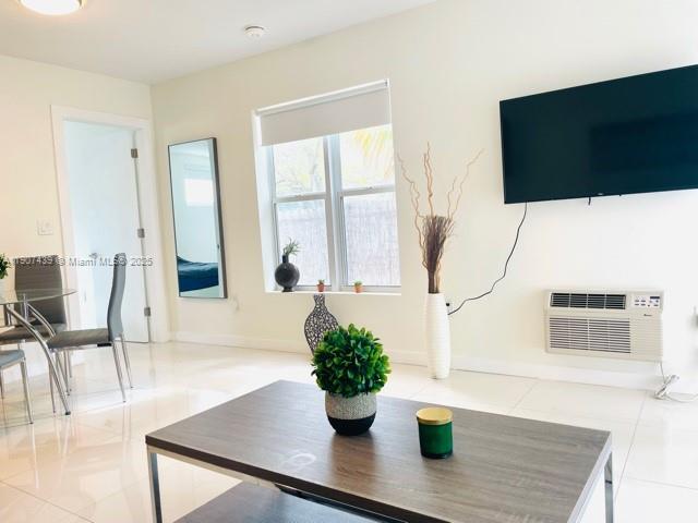 1419 WEST CONDO - Residential Lease