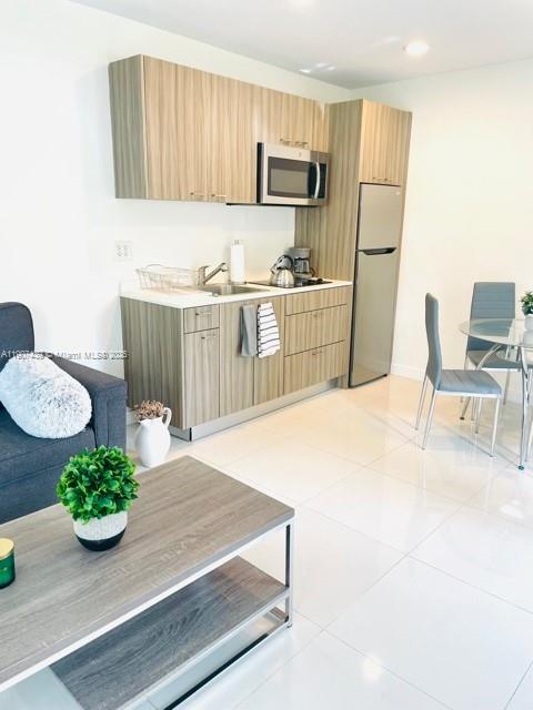 1419 WEST CONDO - Residential Lease