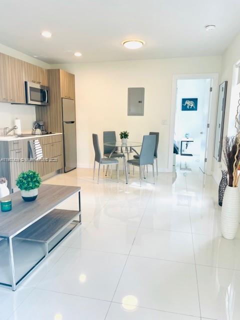 1419 WEST CONDO - Residential Lease