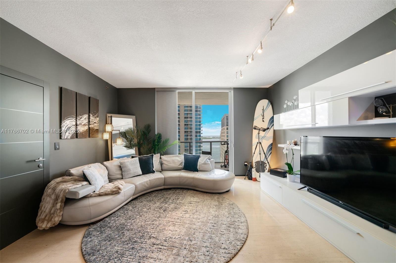 1060 Brickell Ave 3003, Miami, Broward County, Florida - 1 Bedrooms  
2 Bathrooms - 