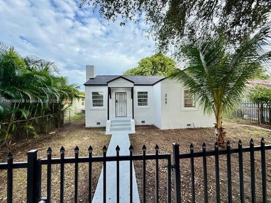 Cozy Single-Family 3BR - 1bath in Buena Vista West
Charming single-family home in the heart of Buena Vista, just minutes from the Design District, Midtown, and Wynwood! This 3-bedroom, 1-bath residence also features a versatile den that can serve as a third bedroom, office, or creative space. The home offers central A/C, in-unit washer and dryer, a spacious fenced backyard perfect for entertaining, and on-site parking. Enjoy easy access to shops, dining, and major highways while living in one of Miami’s most convenient and growing neighborhoods. Tenant pays all utilities. Landlord does BG check paid by tenant.